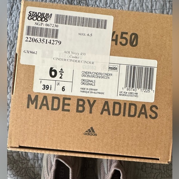 Yeezy 450 Cinder LIKE NEW - Picture 5 of 5